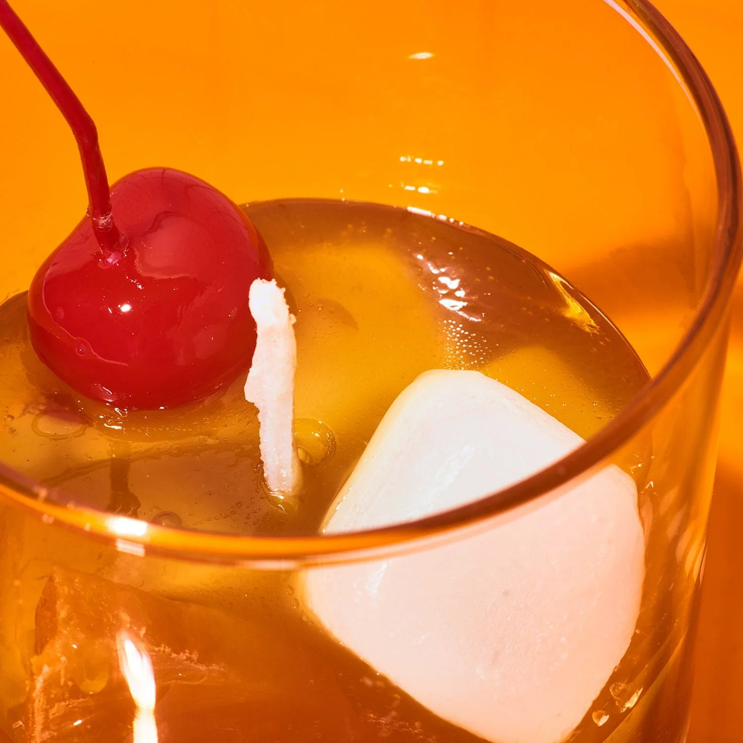 Friends NYC Old Fashioned Cocktail Candle - Image 3