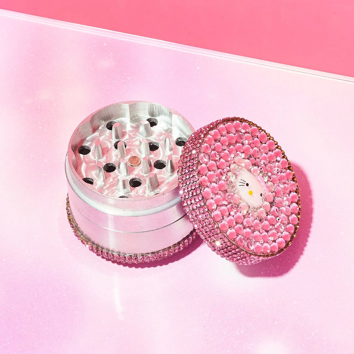 Hello Kitty Rhinestone Bling Grinder - Image 3