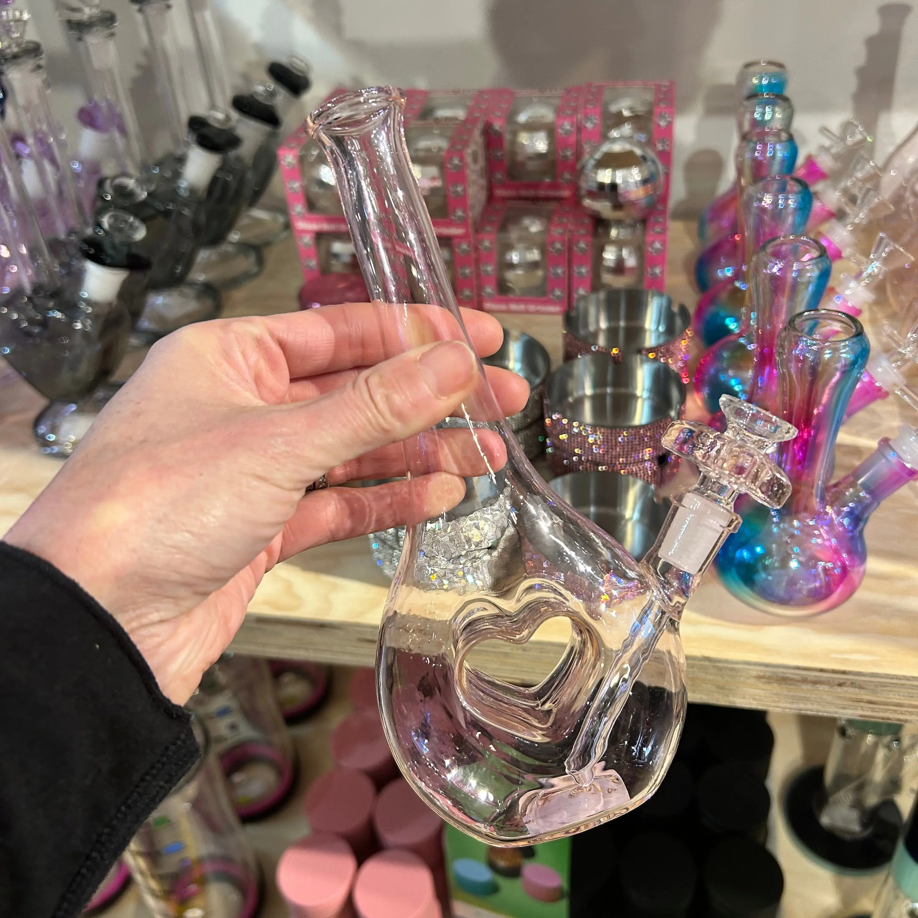 Jeannie Center Heart Pink Bong - Image 5
