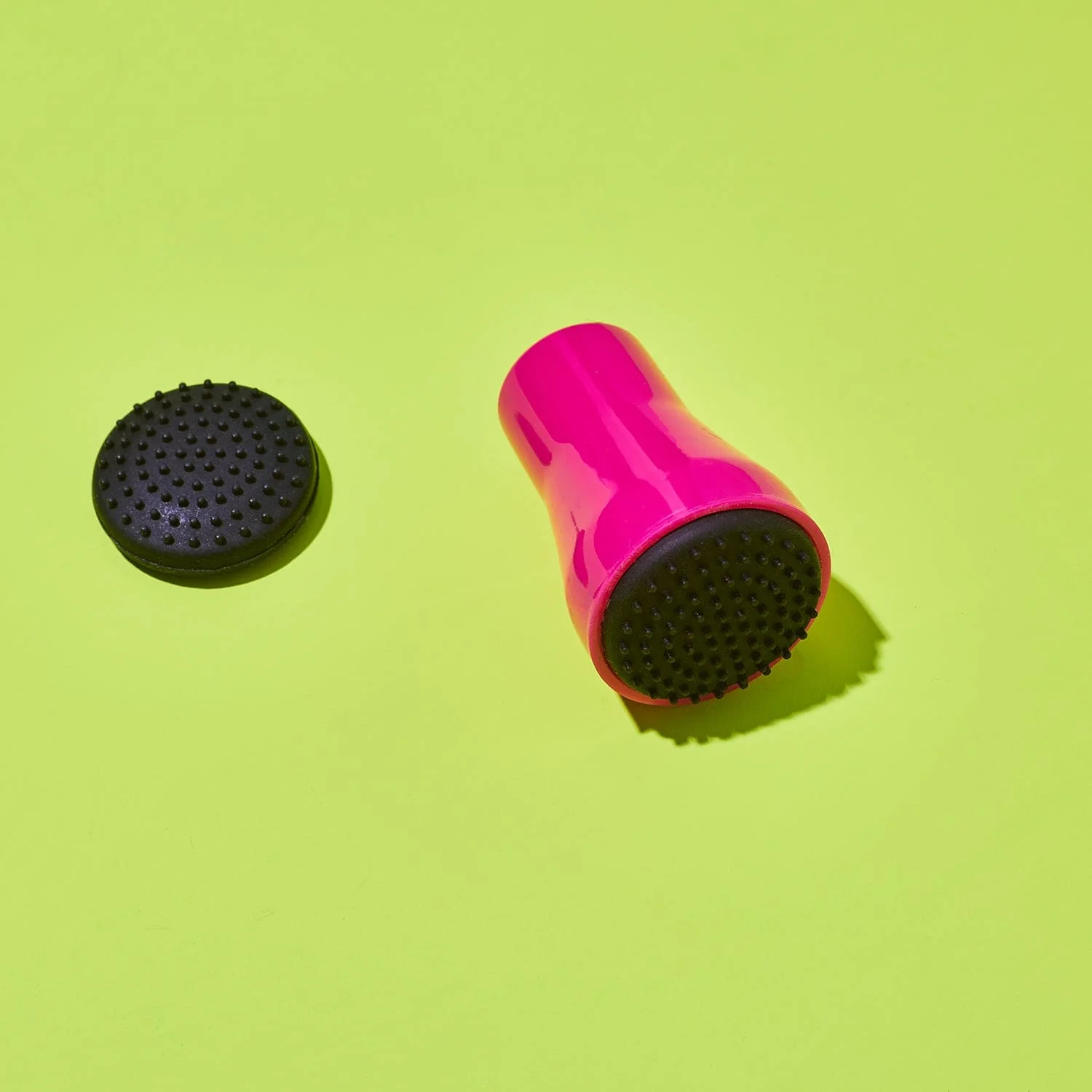 Magnetic Glass Scrubber - Assorted Colors - Image 3