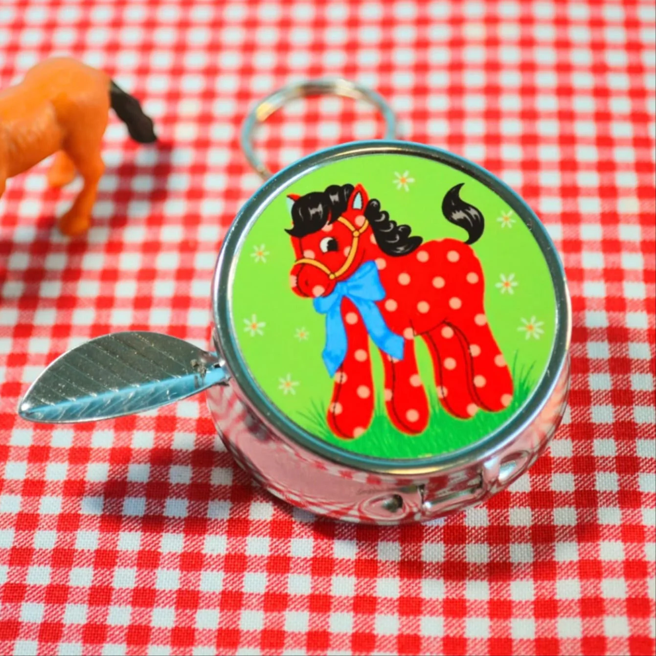 Pony Ashtray Keychain - Image 3
