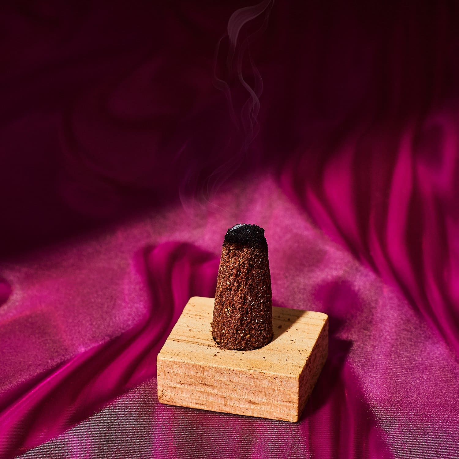 Red Cedar Incense Cones - 32 Pack - Image 2