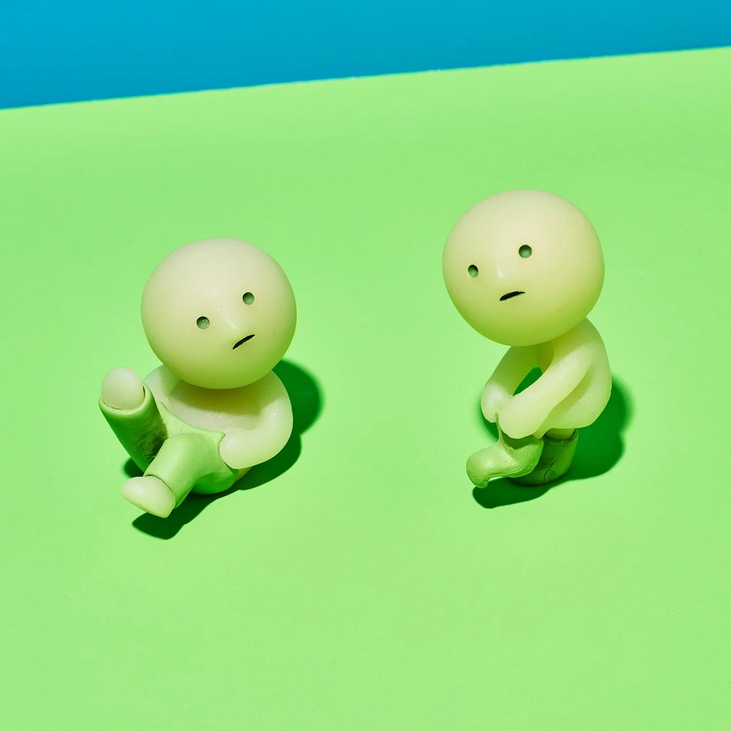 Smiski Mini Figurine - Dressing - Image 10