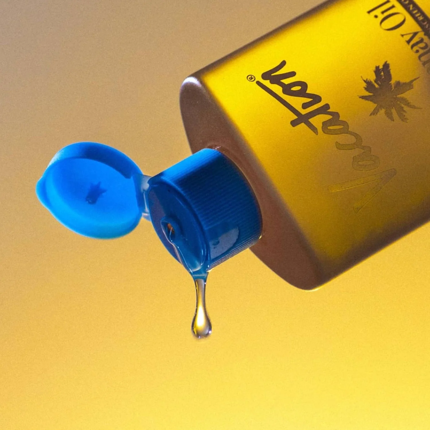 Vacation Chardonnay Oil 100 mL - SPF 30 Sunscreen - Image 2
